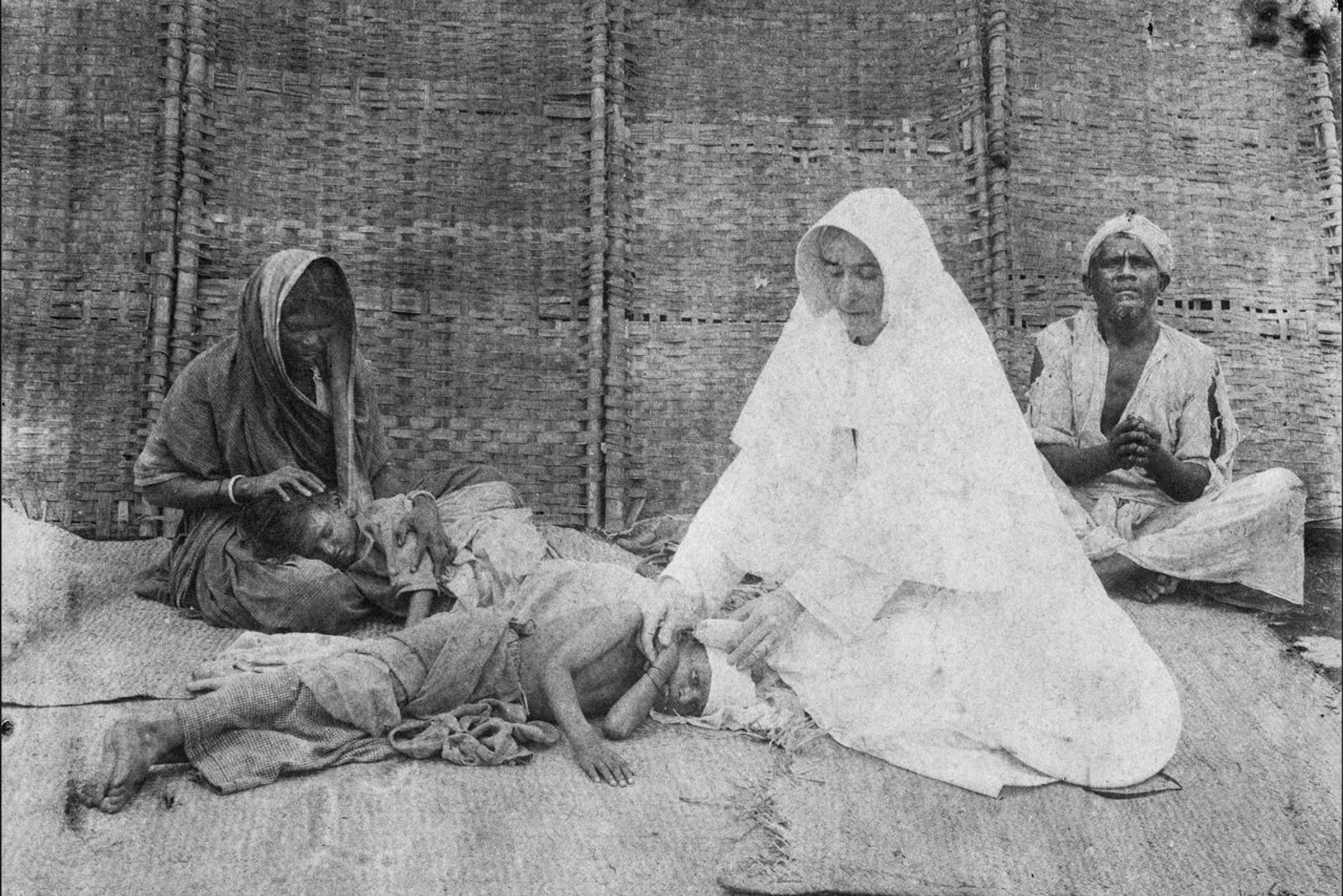 Vị nữ tu đầu tiên làm bác sĩ